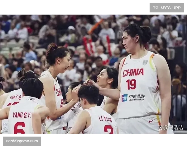 湖北女篮外线开火，单节命中5记三分