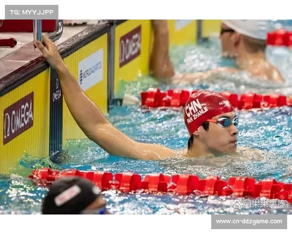 潘展乐400自决赛出发反应快，前100米领先